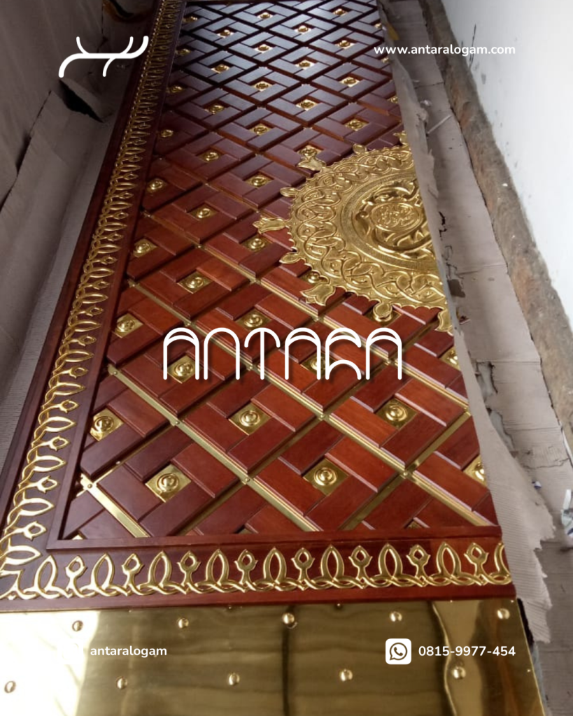 Pintu Masjid Nabawi Kuningan