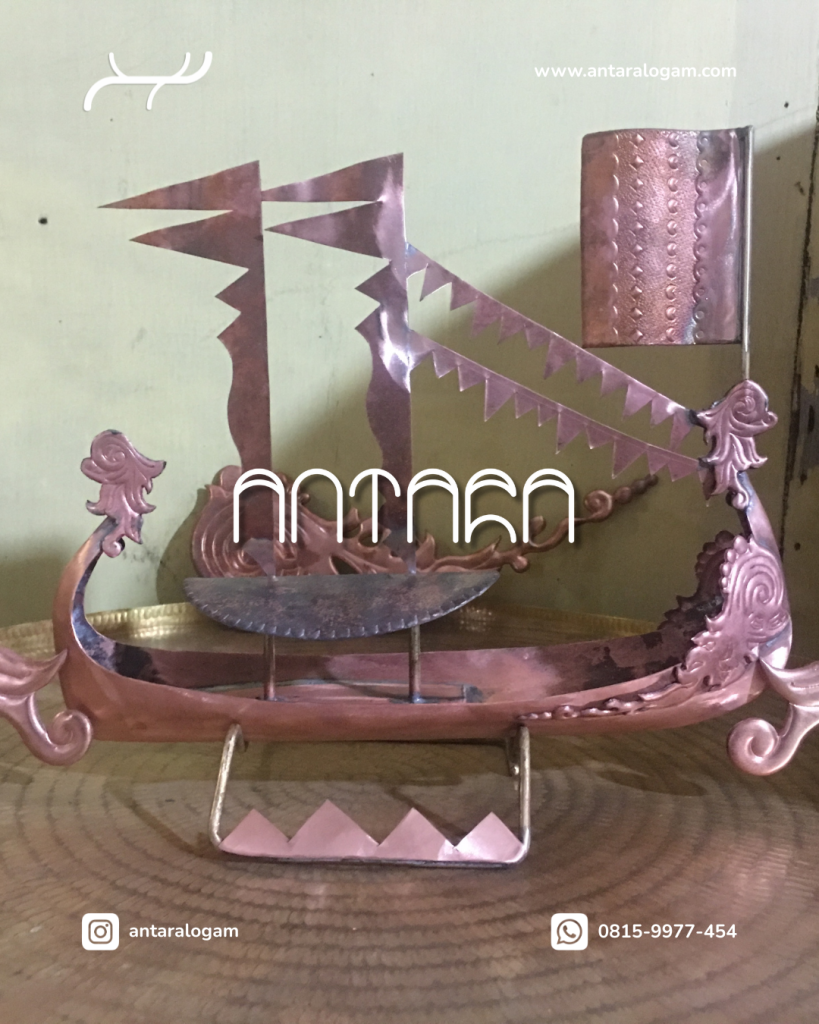 Miniatur Perahu Tembaga